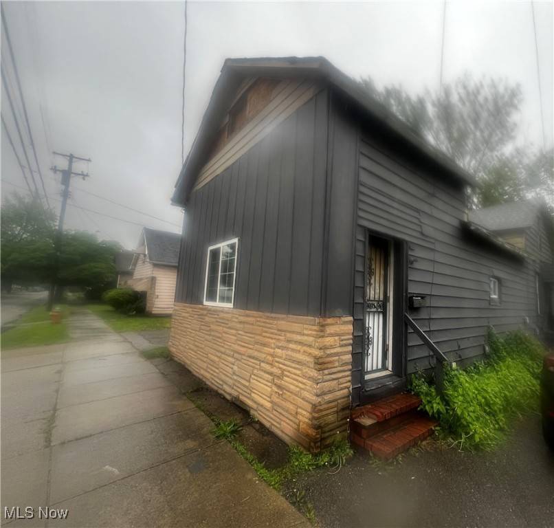 3810 E 54th ST, Cleveland, OH 44105
