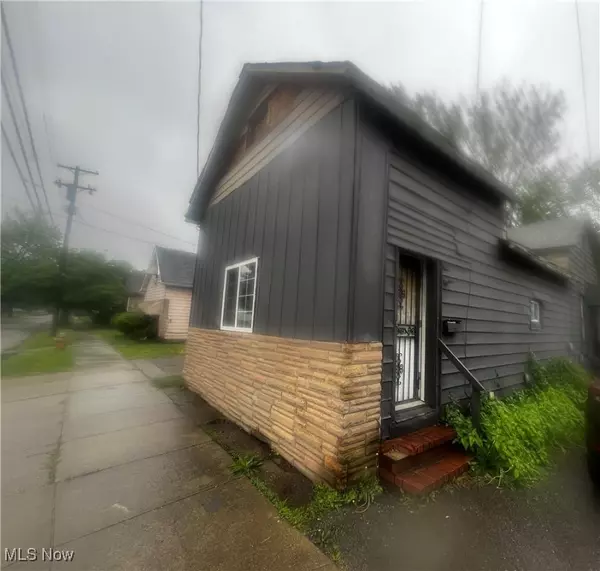 3810 E 54th ST, Cleveland, OH 44105