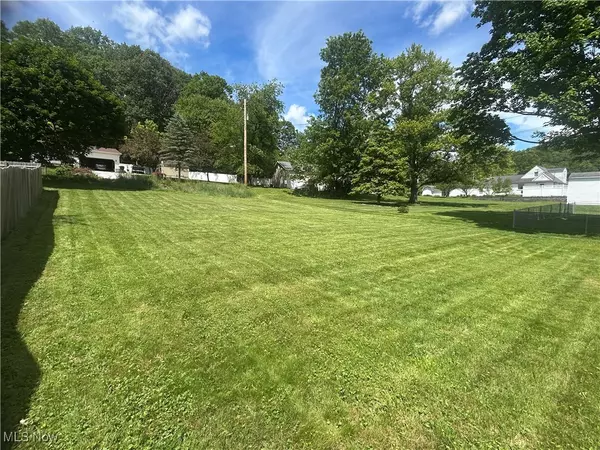 Coshocton, OH 43812,adams