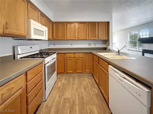 Olmsted Falls, OH 44138,23135 Grist Mill CT #29C