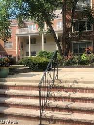 Shaker Heights, OH 44120,15825 Van Aken BLVD #205W