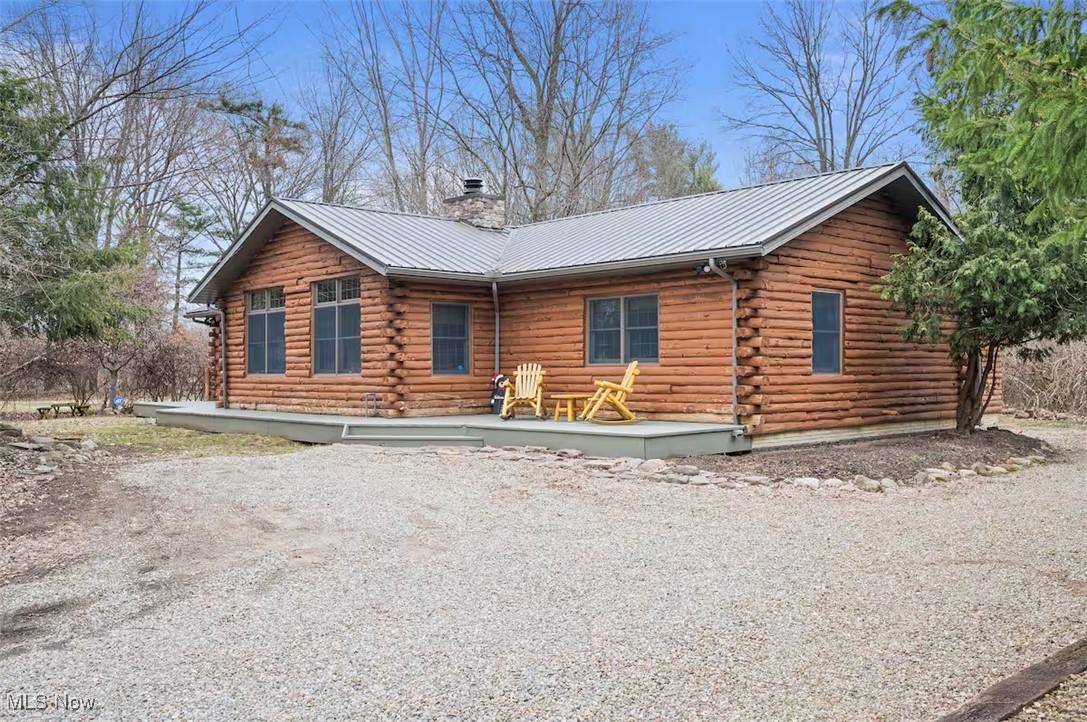 7985 Brookside DR, Olmsted Falls, OH 44138