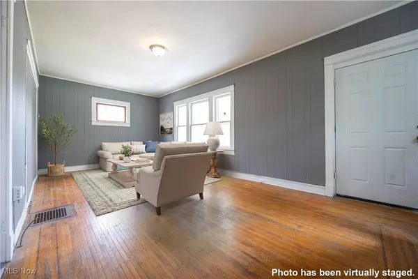 Maple Heights, OH 44137,5210 Theodore ST