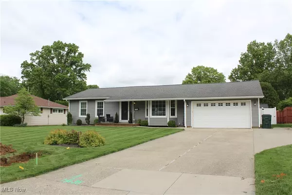 1647 Hagey DR, Barberton, OH 44203