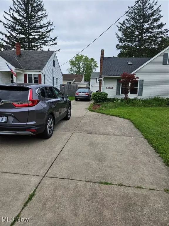 North Olmsted, OH 44070,5102 Andrus AVE
