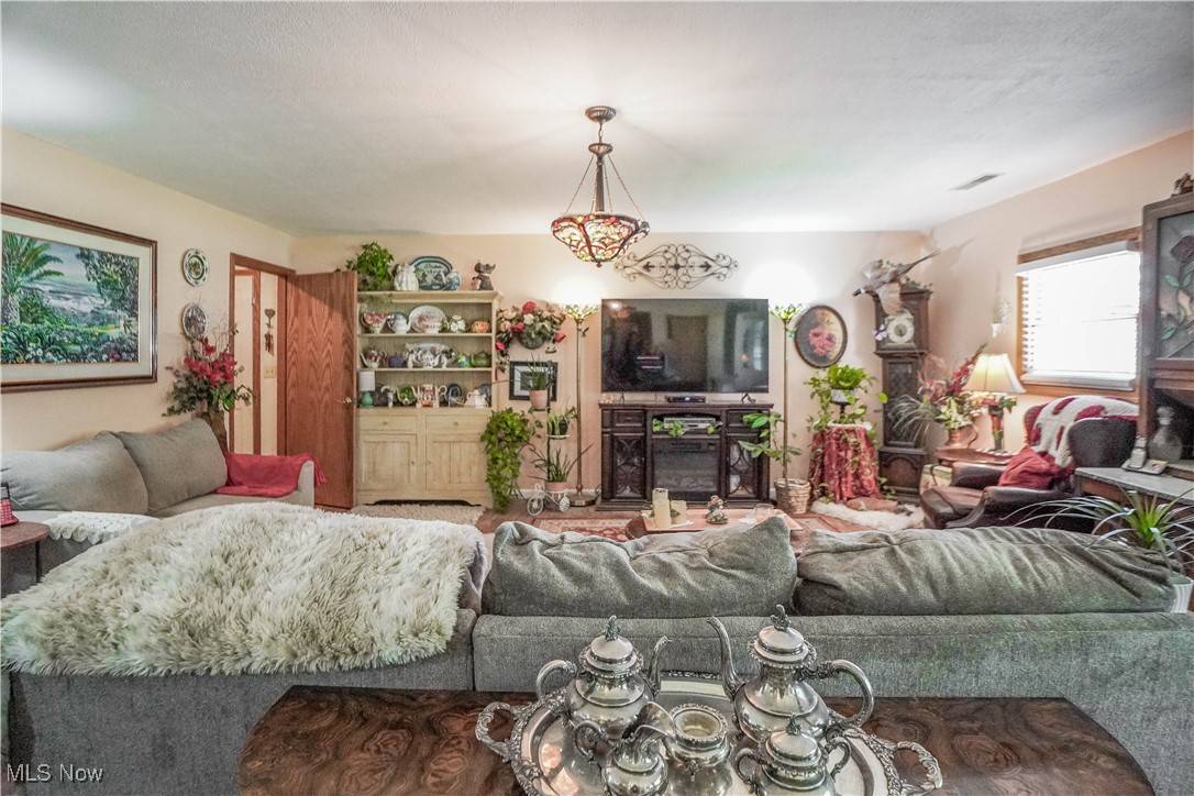 New Franklin, OH 44203,3490 Vanderhoof RD
