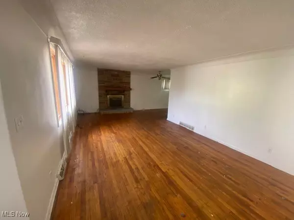 Bedford Heights, OH 44146,24600 Picone LN