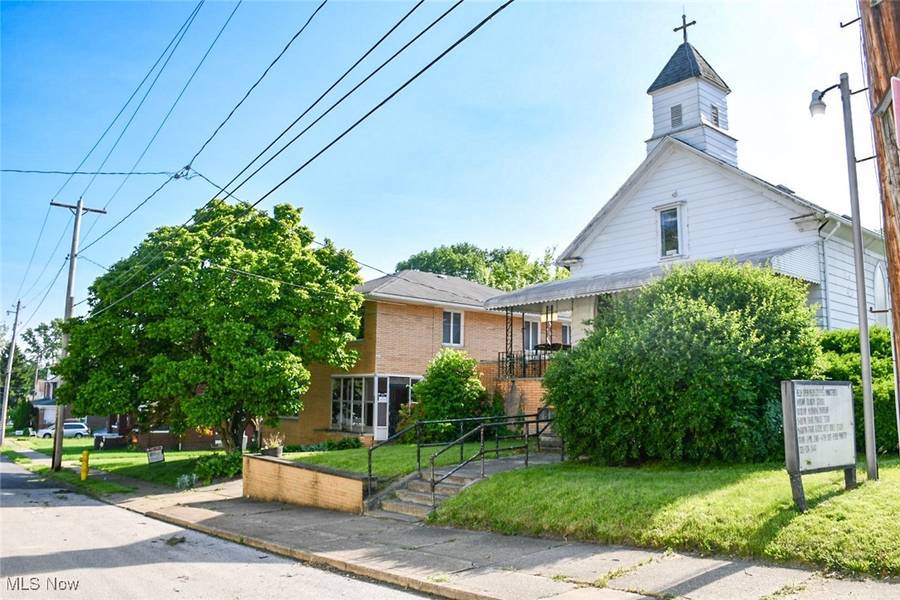 128 21st ST NW, Barberton, OH 44203