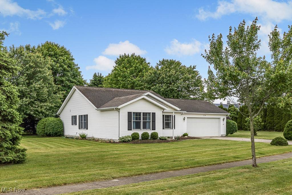 Creston, OH 44217,110 Parkside DR