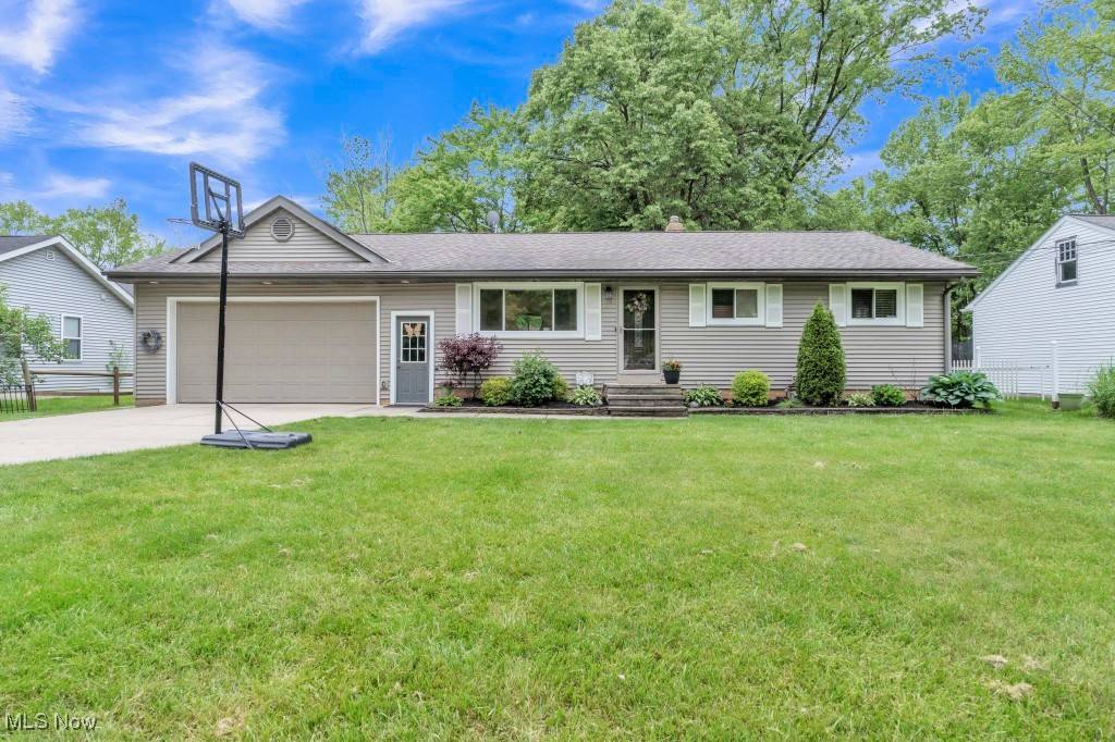 6254 Mackenzie RD, North Olmsted, OH 44070