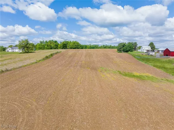 Navarre, OH 44662,5610 Smith RD SW