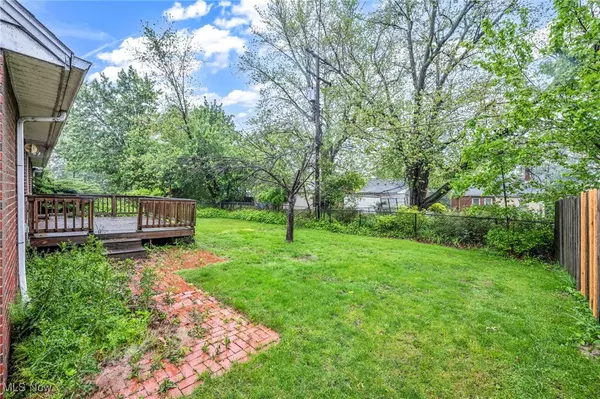 Euclid, OH 44123,313 E 244 ST
