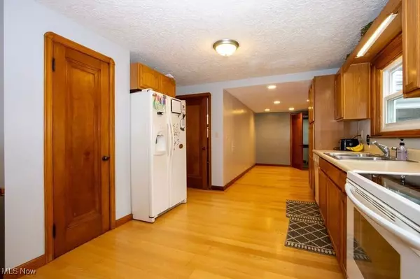 Orrville, OH 44667,320 S Mill ST