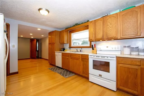 Orrville, OH 44667,320 S Mill ST