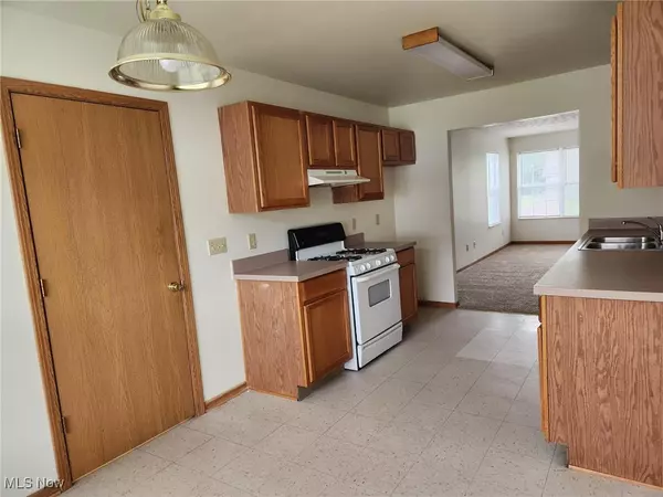 Youngstown, OH 44505,2831 Benford LN