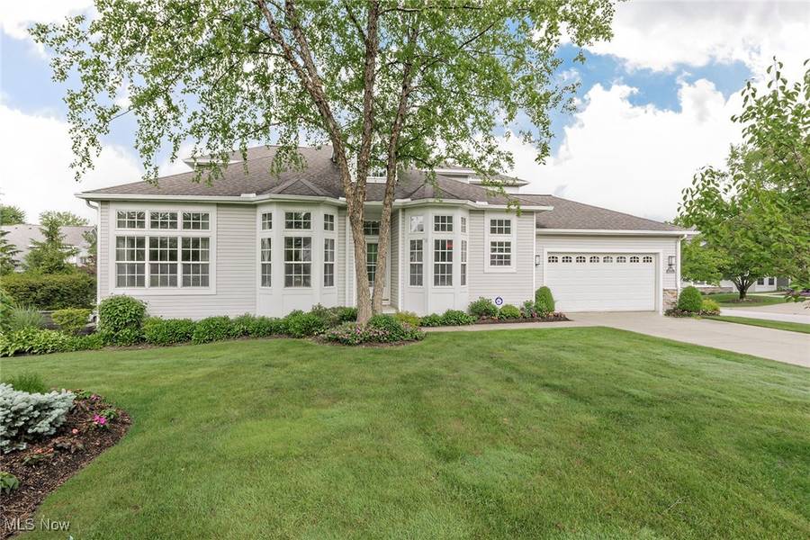 250 Blossom LN, Orange, OH 44022
