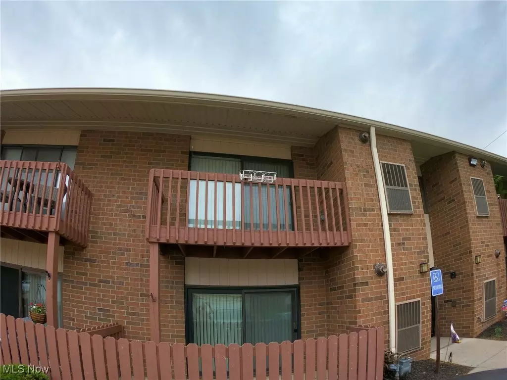 Parma Heights, OH 44130,6395 Princeton CT #203H