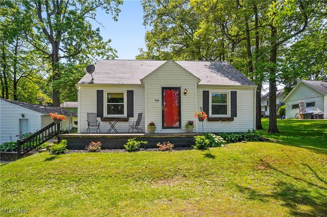 930 Tallmadge RD, Cuyahoga Falls, OH 44221