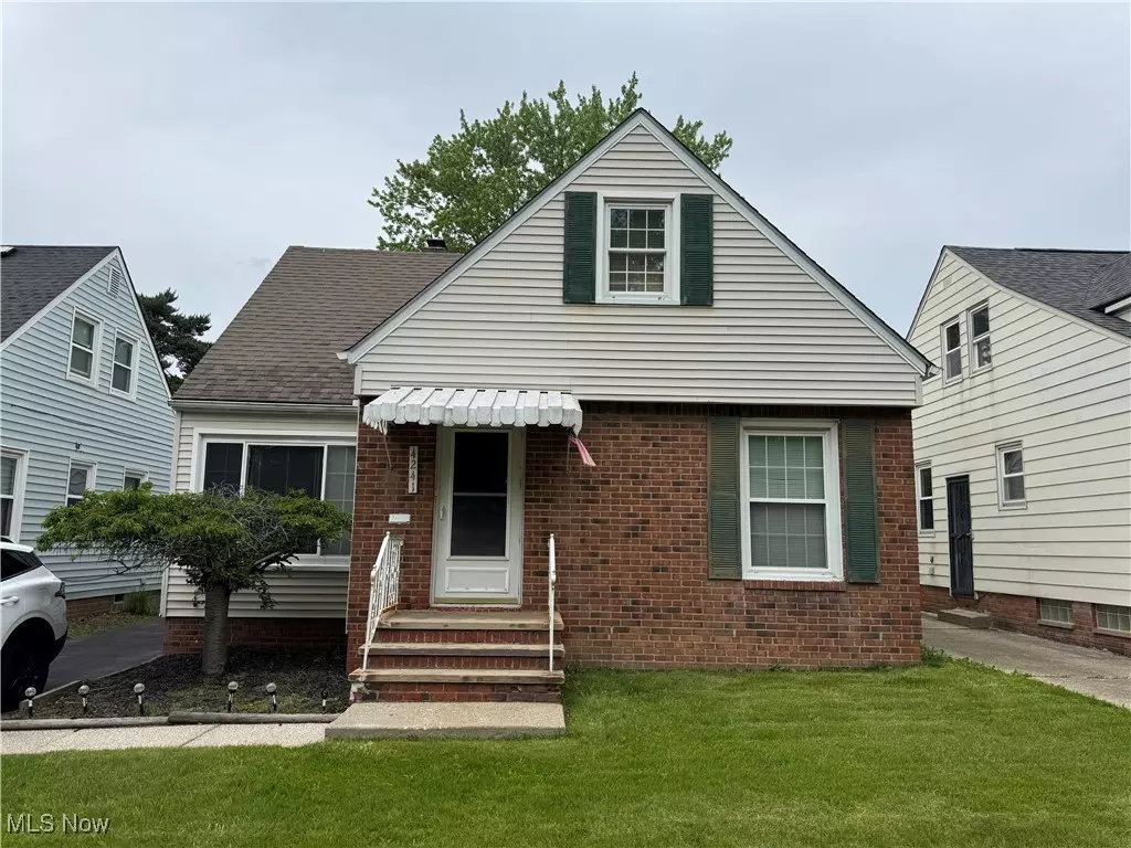 South Euclid, OH 44121,4241 Hinsdale RD