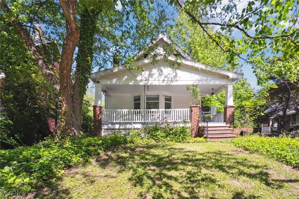 1507 Crest RD, Cleveland Heights, OH 44121