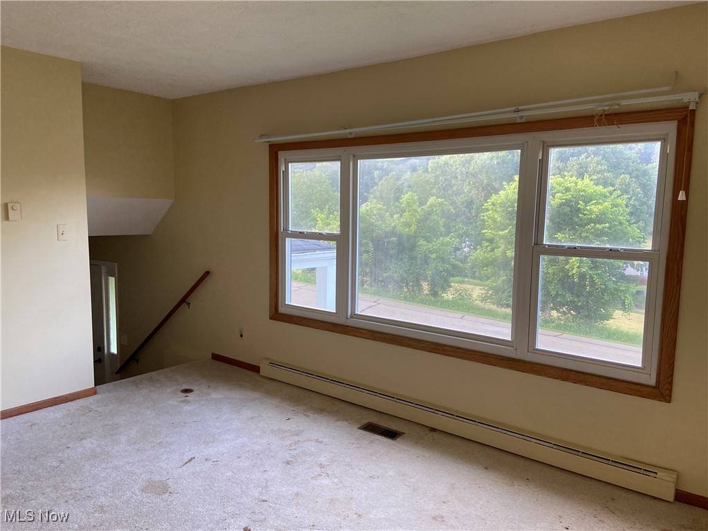 Newcomerstown, OH 43832,100 Crestview DR