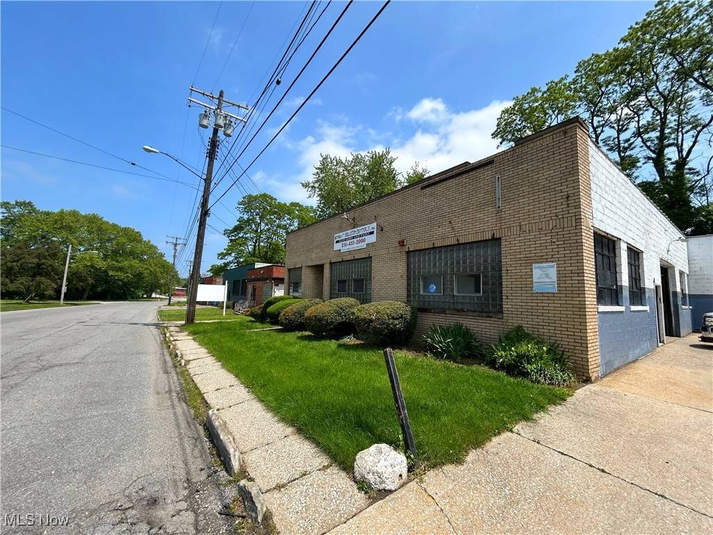 1949 Hayden AVE, East Cleveland, OH 44112