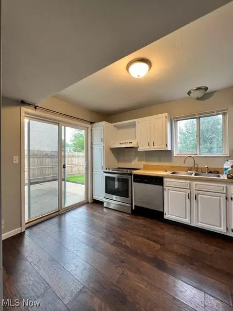 Barberton, OH 44203,588 Austin DR