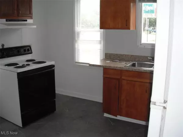 Elyria, OH 44035,1301 Lake AVE