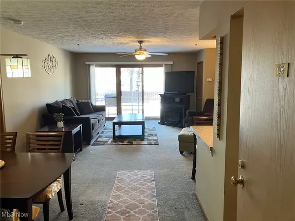 Fairview Park, OH 44126,19510 Lorain RD #109