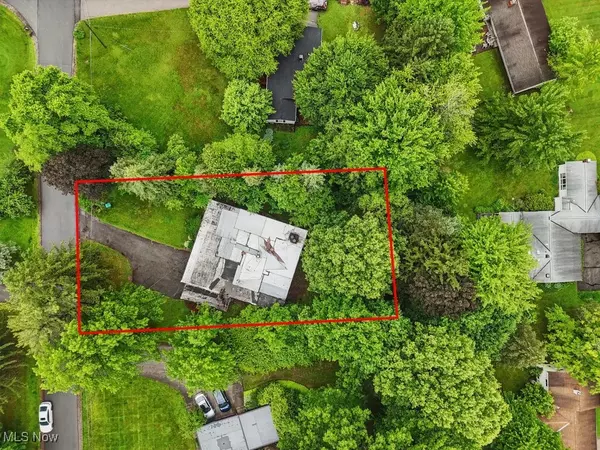 Chagrin Falls, OH 44022,7712 Blackford DR