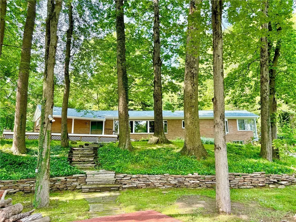 Brecksville, OH 44141,6684 Farview RD