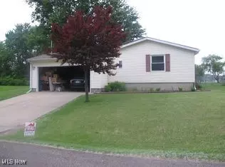 9 Sunset DR, Lagrange, OH 44050