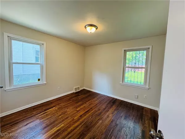 Cleveland, OH 44128,4287 E 162nd ST