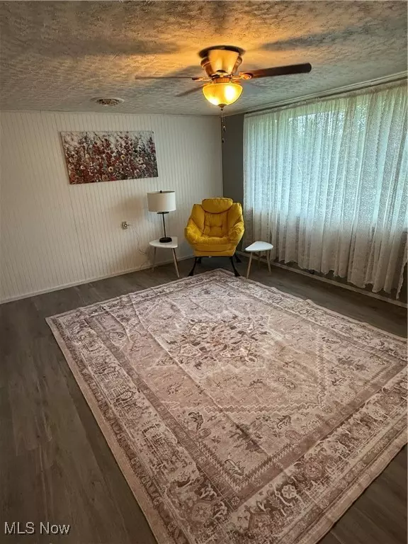 Girard, OH 44420,407 Iowa AVE