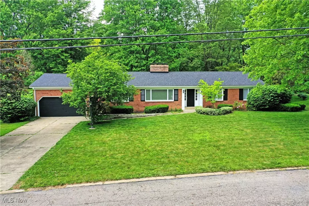 Warren, OH 44484,8615 Squirrel Hill DR NE