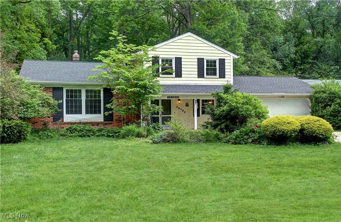 29590 Broxbourne RD, North Olmsted, OH 44070