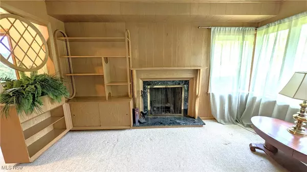 Girard, OH 44420,1628 Squaw CT