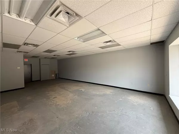 Parma, OH 44134,1140 W Pleasant Valley RD