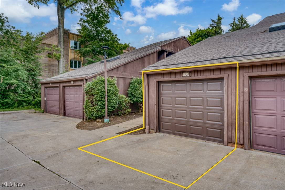 Cleveland Heights, OH 44118,3721 Mayfield RD #3721