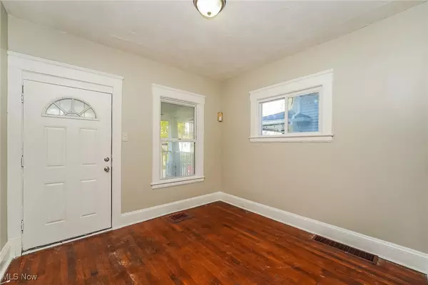 Cleveland, OH 44108,10617 Bryant AVE