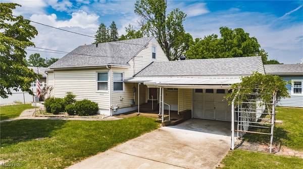 1303 28th ST, Vienna, WV 26105