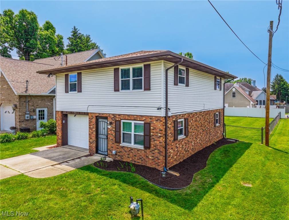 Vienna, WV 26105,322 46th ST