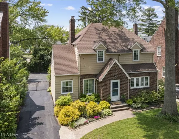 3280 Glencairn RD, Shaker Heights, OH 44122