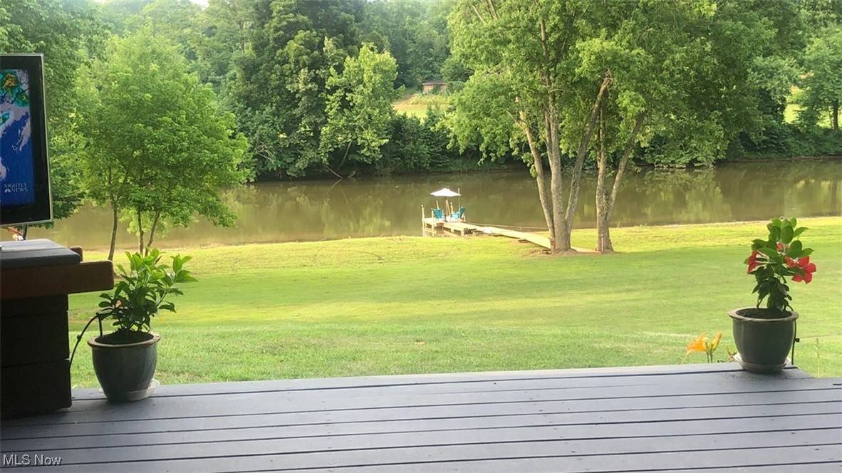 1645 Hebron RD, St Marys, WV 26170