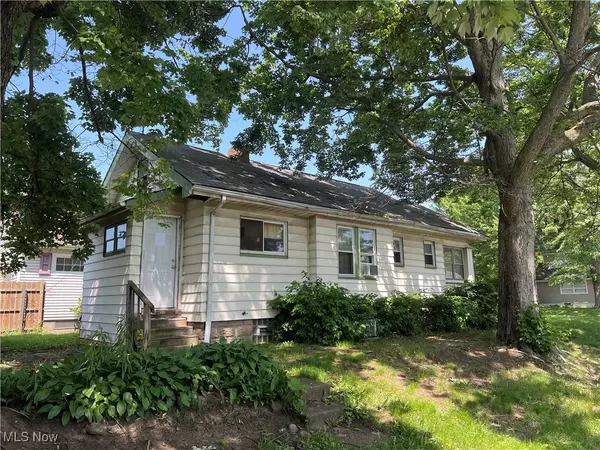 Akron, OH 44314,2568 Edwin AVE