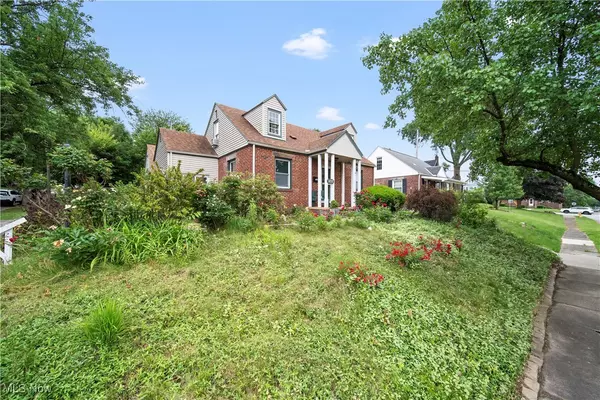 Akron, OH 44301,1499 Redwood AVE