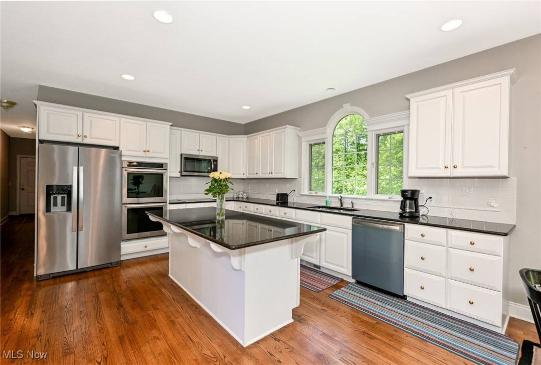 Chagrin Falls, OH 44022,304 Fox WAY