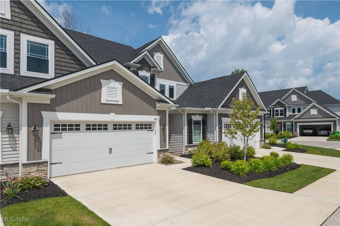 508 Matera CT #32, Avon Lake, OH 44012
