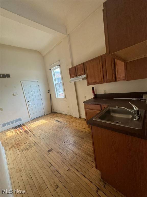 Cleveland, OH 44105,5611 Fleet AVE