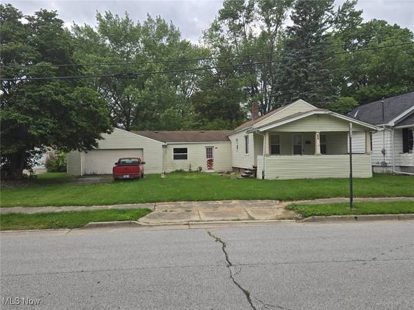 332 Stull AVE, Akron, OH 44312